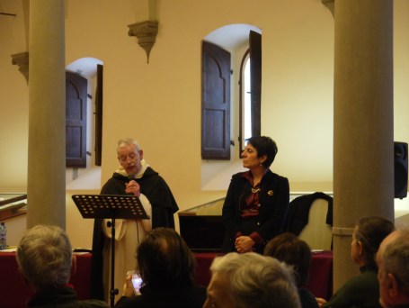 padre Michael Dunleavy e Magnolia Scudieri